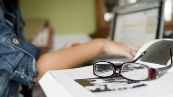 El número de estudiantes con beca que cotiza a la Seguridad Social se ha triplicado desde su punto más bajo en 2013