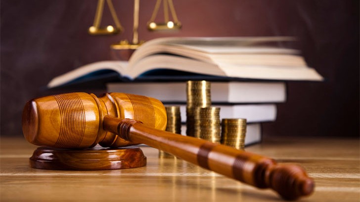 Condenado por prevaricación un profesor universitario por aprobar un examen a una alumna que no se presentó