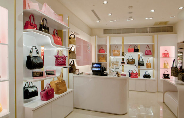 El Tribunal Supremo confirma la pena de seis meses de prisión a la alcaldesa de una localidad de Madrid que compró bolsos con la tarjeta Visa del Ayuntamiento